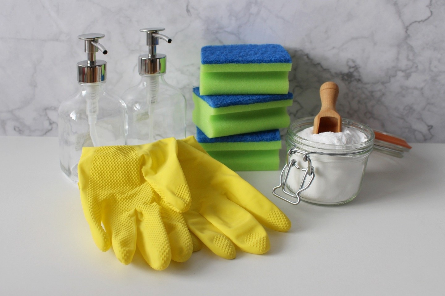 Hausmittel helfen beim Putzen 
