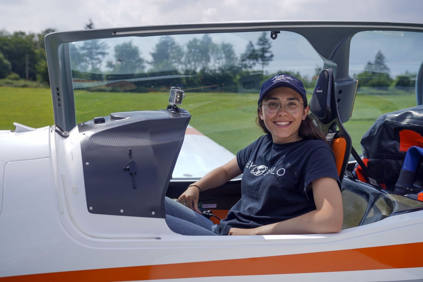 Die belgische Pilotin Zara Rutherford will in einem «Shark»-Ultraleichtflugzeug um die Welt fliegen.