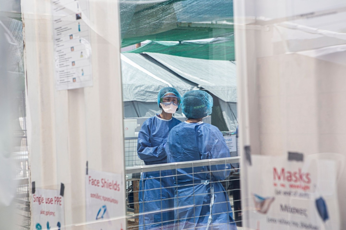 Auf Lesbos betreiben die Teams von Ärzte ohne Grenzen in der Nähe des Lagers Moria eine stationäre medizinische Einheit für Patienten.