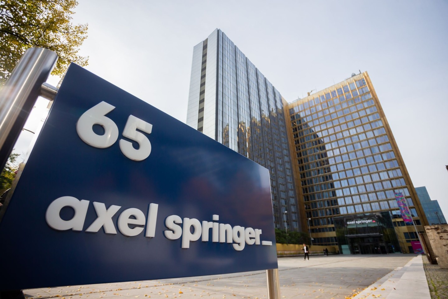 Das alte Axel-Springer-Hochhaus in Berlin. Der Medienkonzern streicht bei seinen Marken «Bild» und «Welt» Stellen.