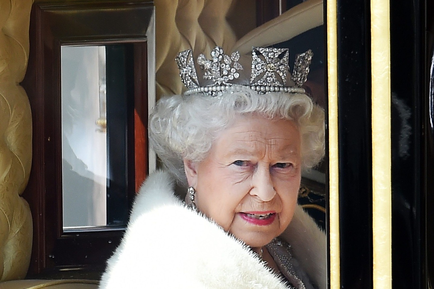 Der angebliche Gehstock von Königin Elizabeth II. hätte einem Mann fast viel Geld eingebracht.