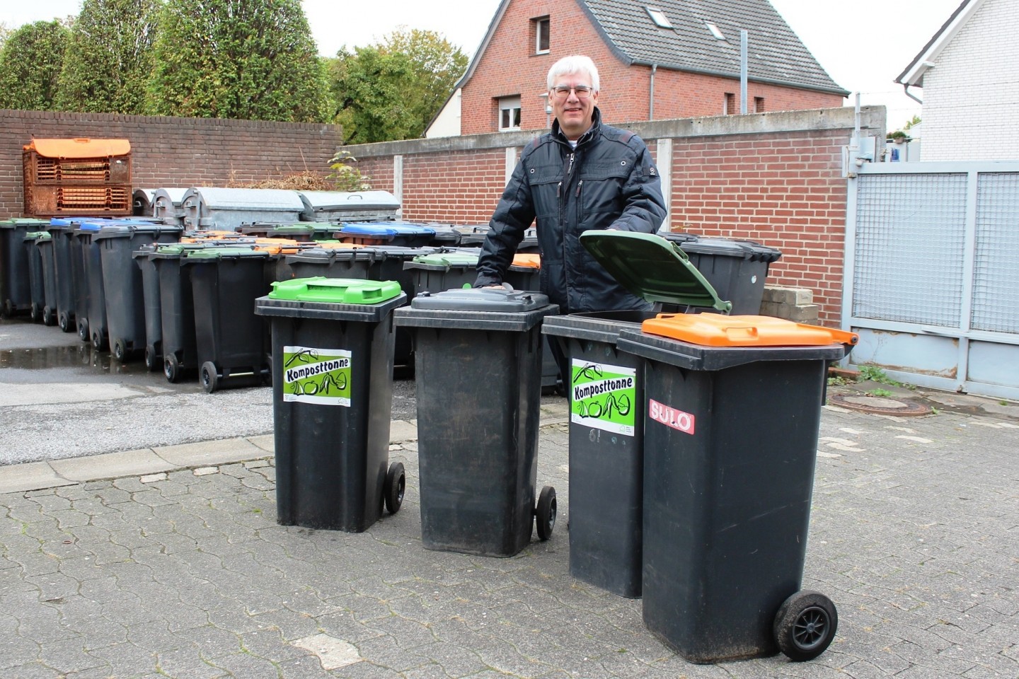 „Mülltrennung ist sehr wichtig“, erklärt Thomas Schikora 