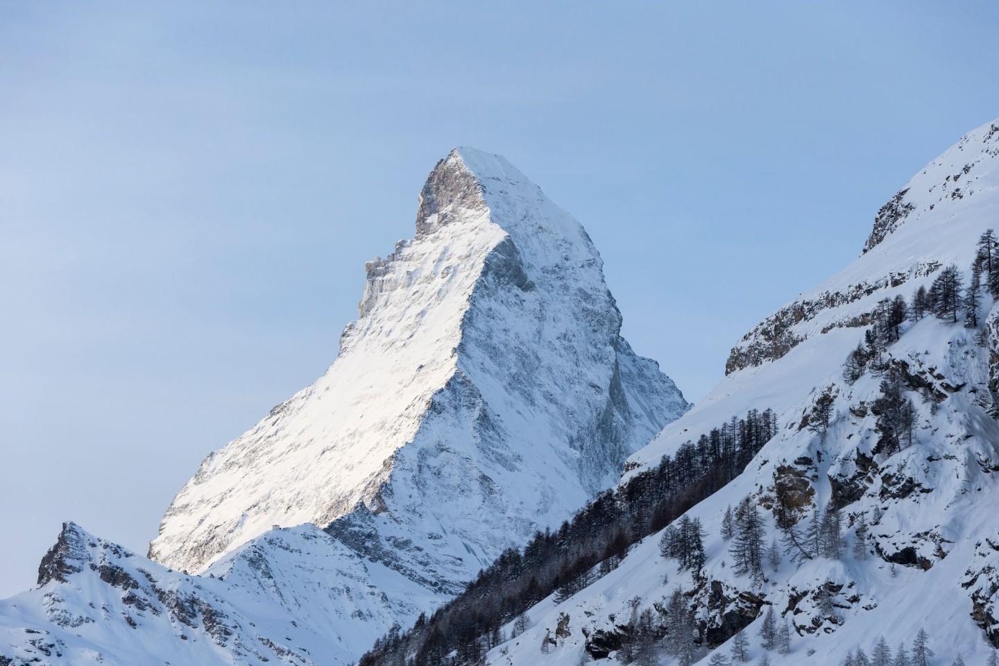 Schnee liegt auf dem Matterhorn. (Archivbild)