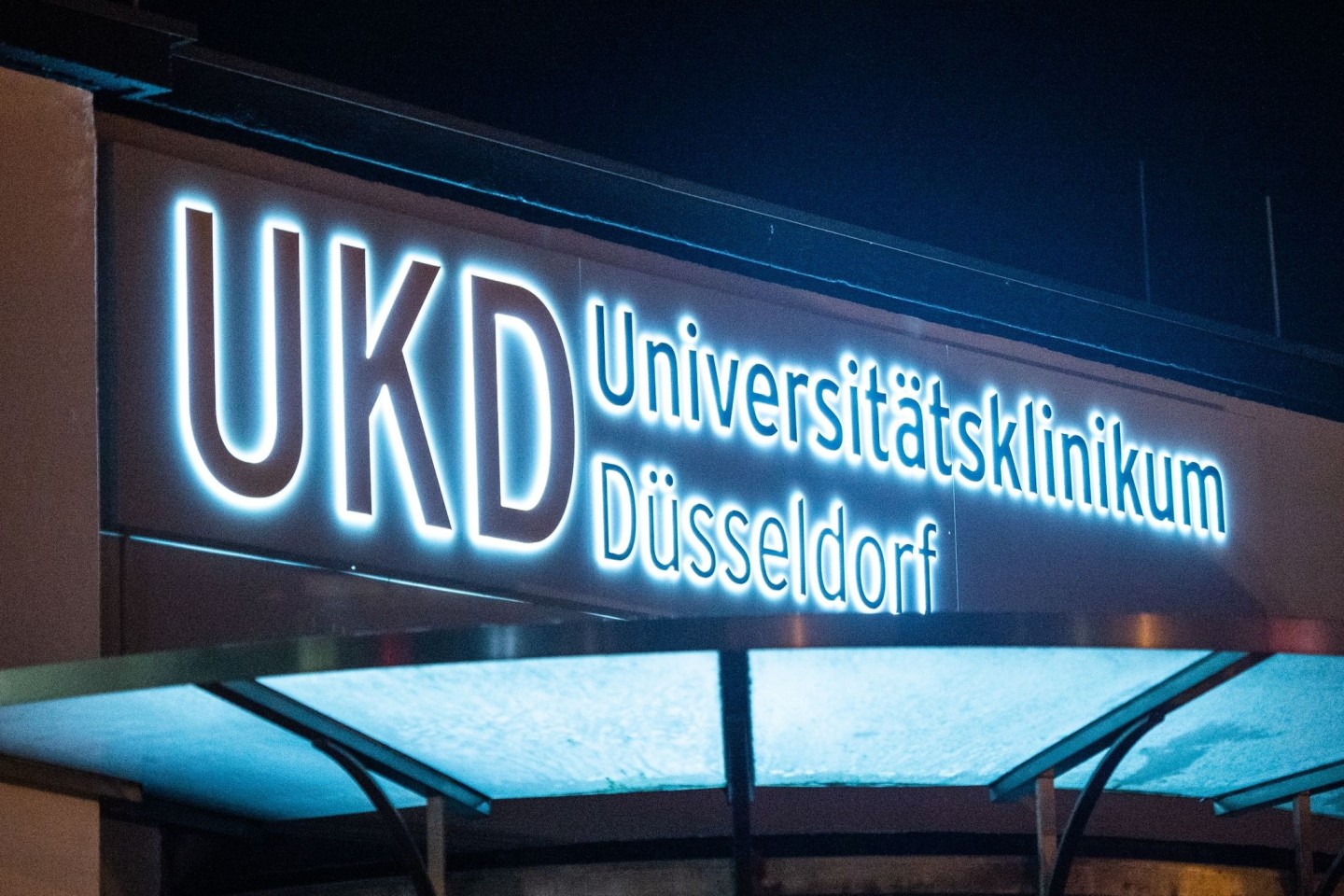 Mediziner des Universitätsklinikums Düsseldorf berichten von der Heilung eines krebskranken HIV-Patienten.