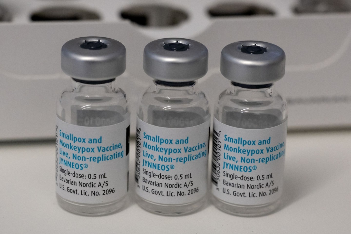 Leere Ampullen mit dem Impfstoff von Bavarian Nordic (Imvanex / Jynneos) gegen Affenpocken.