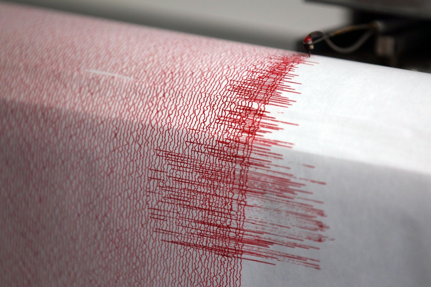 Laut der europäischen Erdbebenwarte EMSC hattet das Erdbeben die Stärke 6,5.