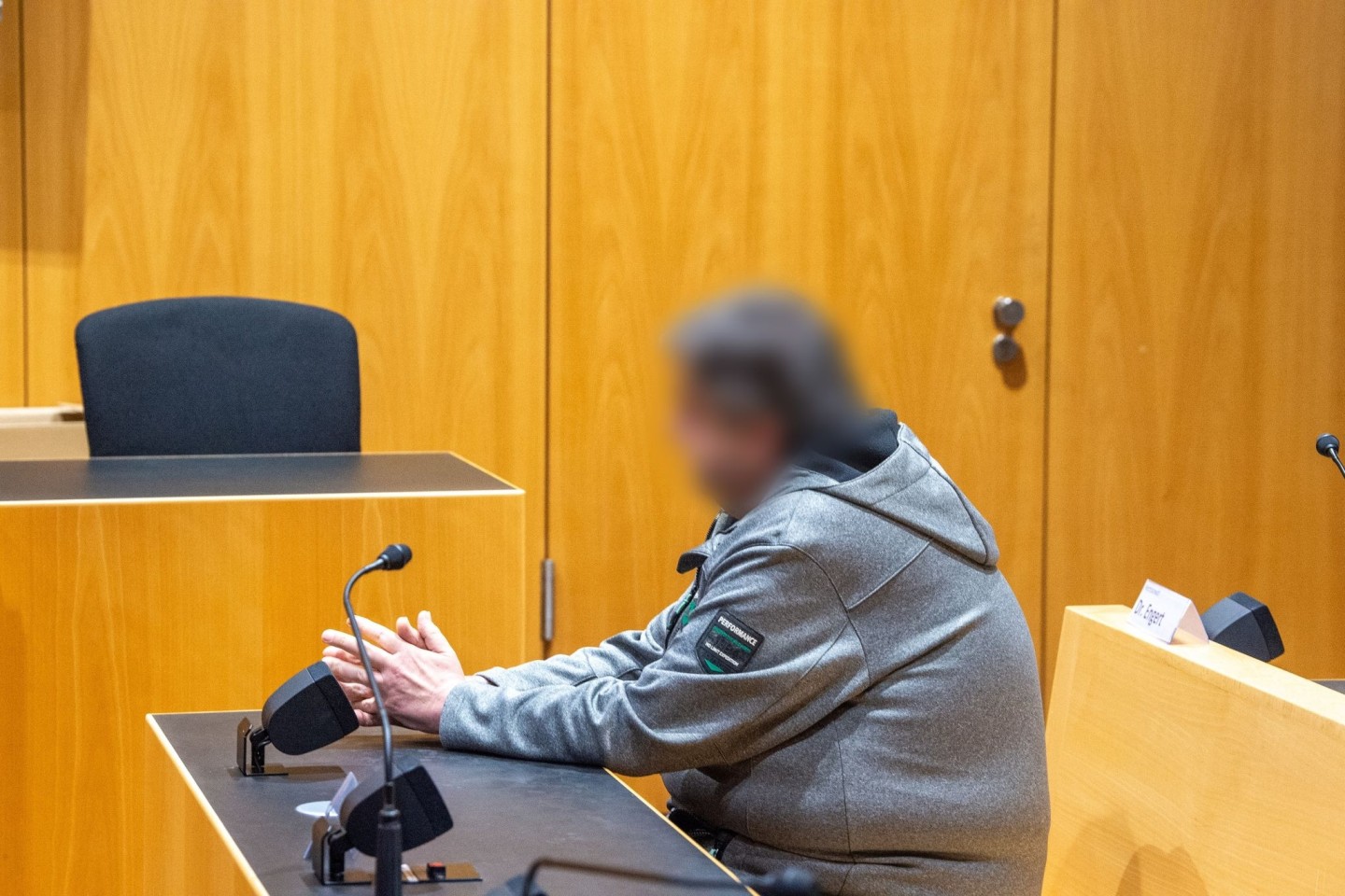Der Angeklagte hat im Prozess in Augsburg ein Geständnis abgelegt.