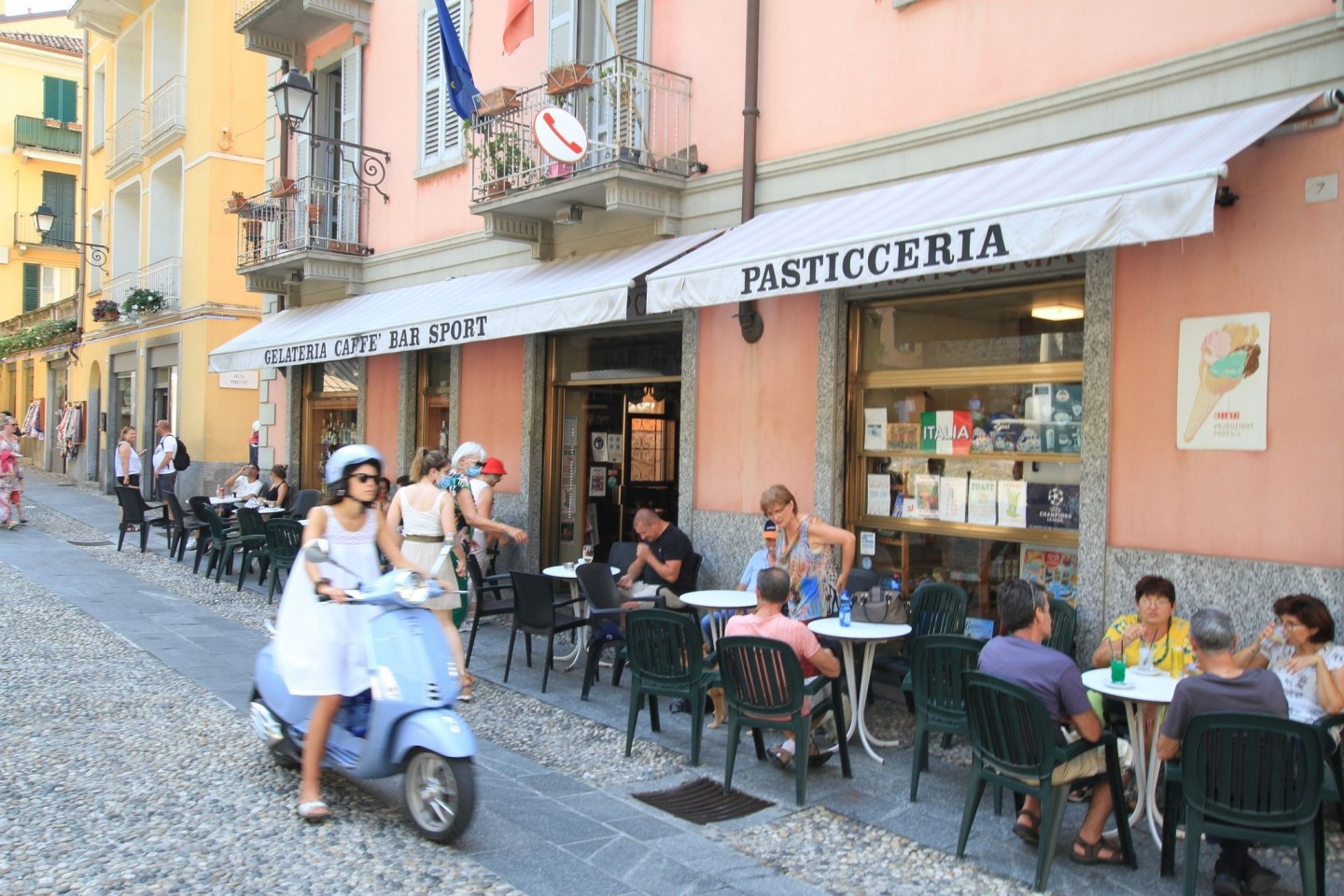 In Italien gibt es viele Stände und Cafés, die Eiscreme anbieten - allerdings zu einem höheren Preis als zuvor. (Symbolbild)