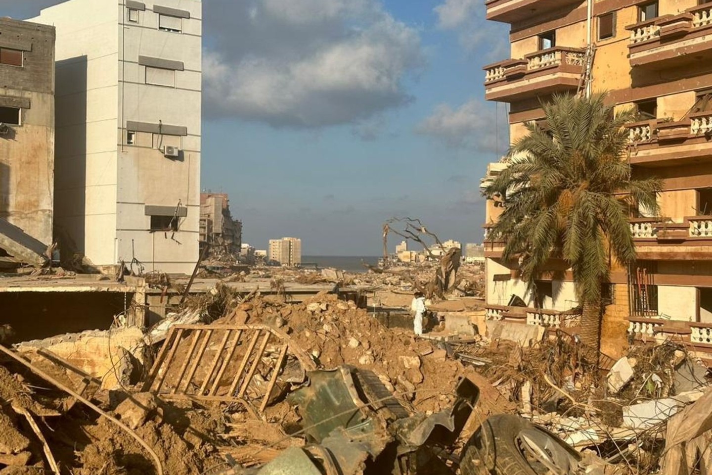 Nach der verheerenden Flutkatastrophe in Libyen zeichnet sich ein Bild der Zerstörung ab.