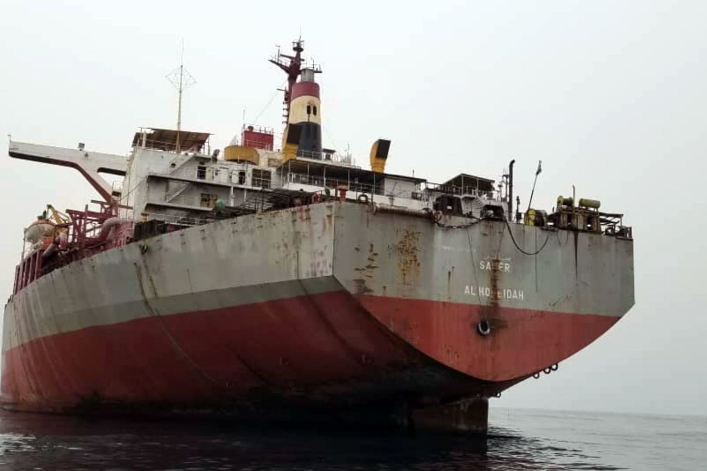 Der marode Öltanker «FSO Safer» liegt seit Jahren vor der Küste des Jemen.
