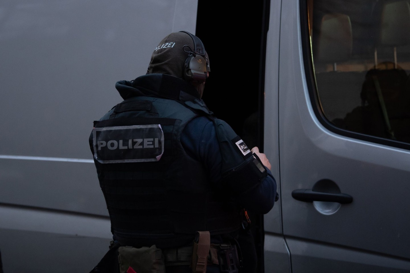 Ein SEK-Beamter in Berlin bei einem früheren Einsatz.