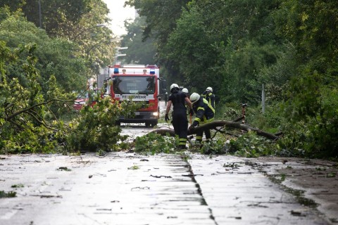 Schwere Gewitter in NRW - Feuerwehren im Dauereinsatz