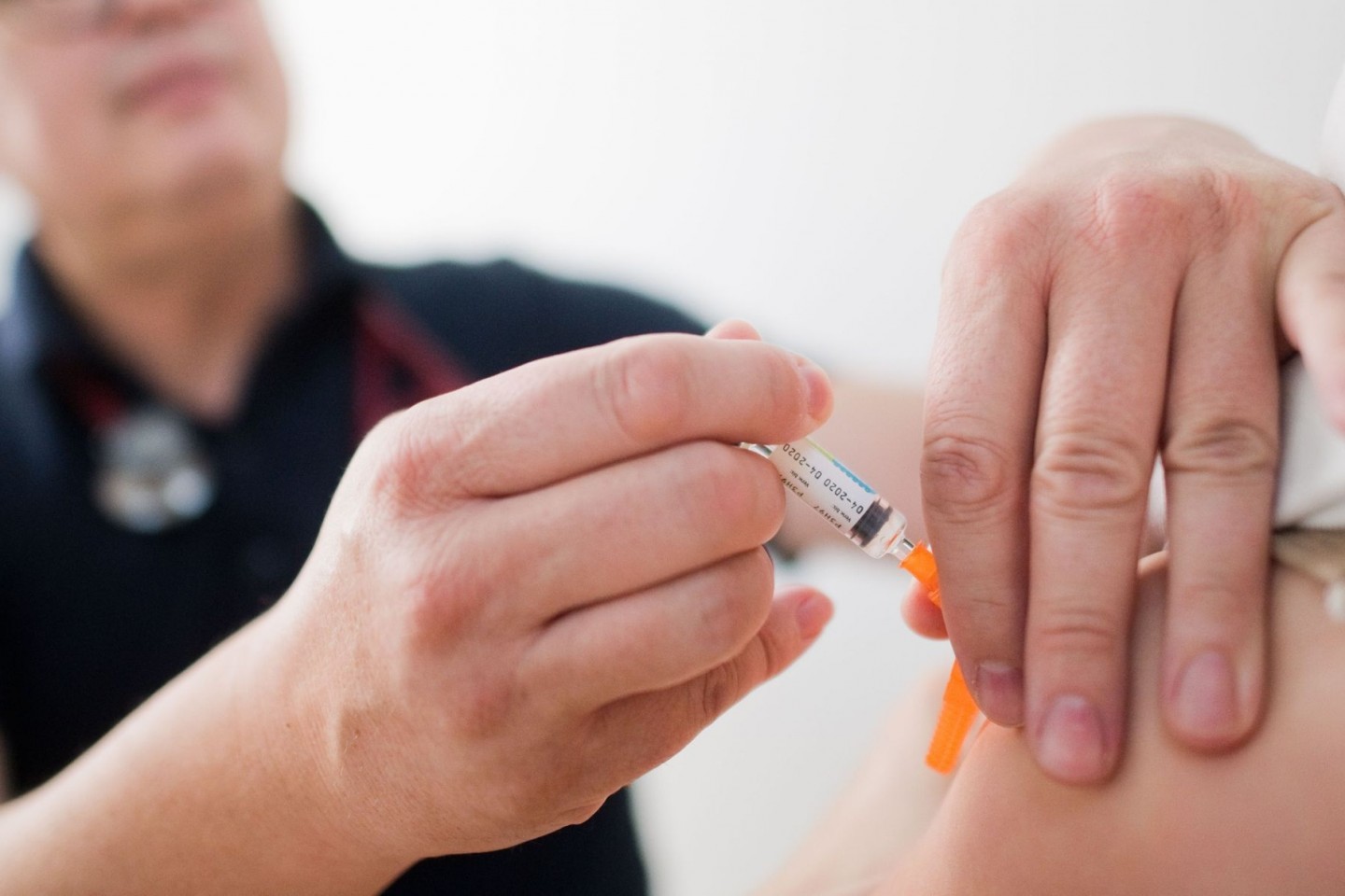 Das Impftempo in Deutschland zieht deutlich an. Bald könnte das die sinkenden Fallzahlen weiter drücken.