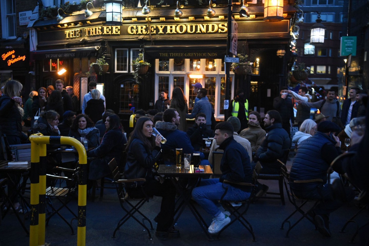 Der Londoner Pub «The Three Greyhounds» hat im nächsten Jahr vielleicht länger geöffnet.