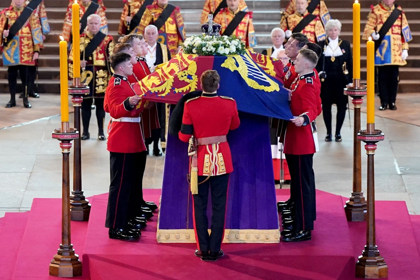 Die Königin wird vier Tage lang in der Westminster Hall aufgebahrt, bevor sie am Montag, dem 19. September, beigesetzt wird.