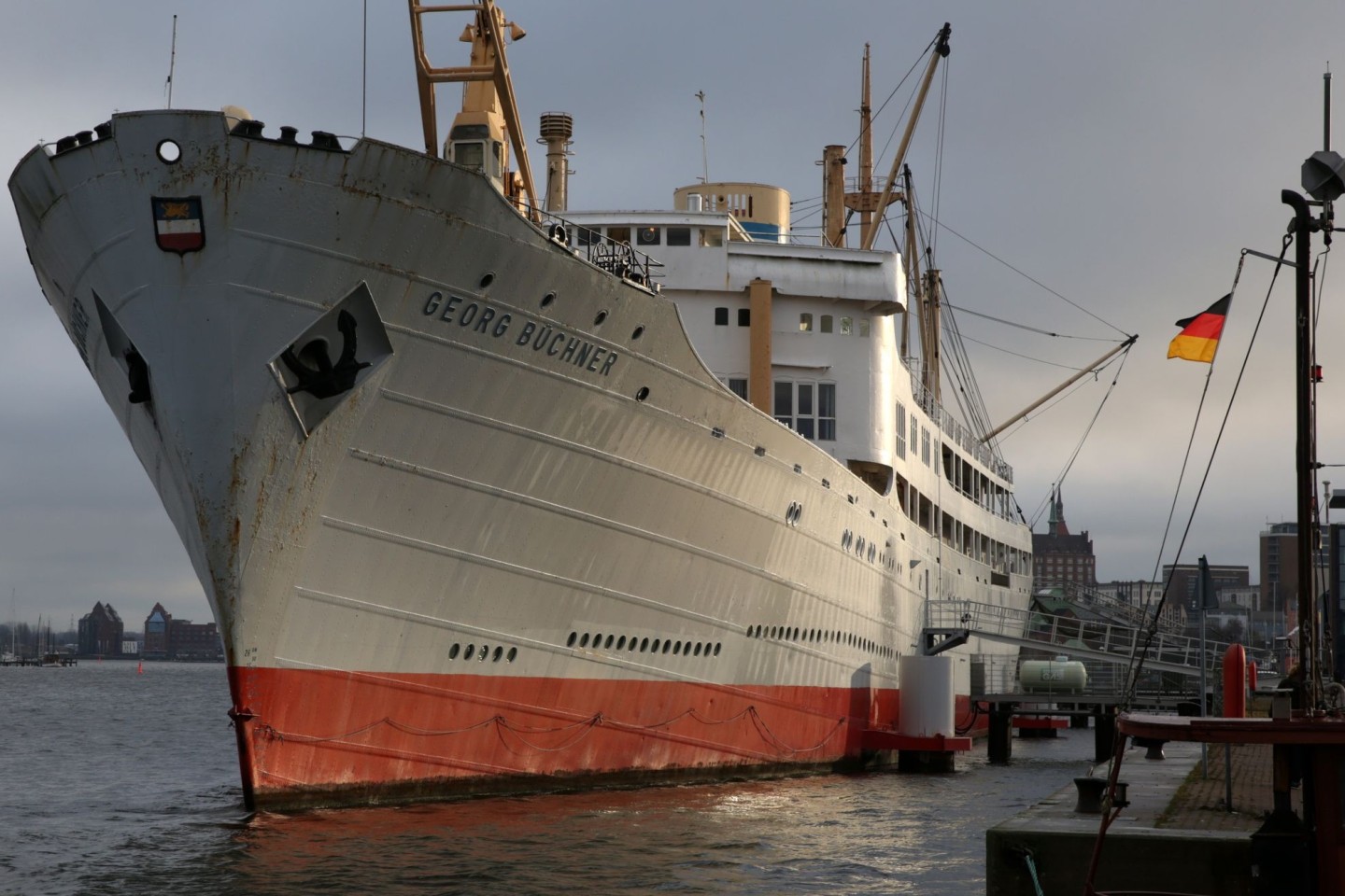 Die «Georg Büchner» Anfang Januar 2013 im Rostocker Stadthafen.