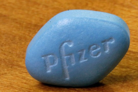 Viagra bald ohne Rezept? Freigabe hätte Vor- und Nachteile