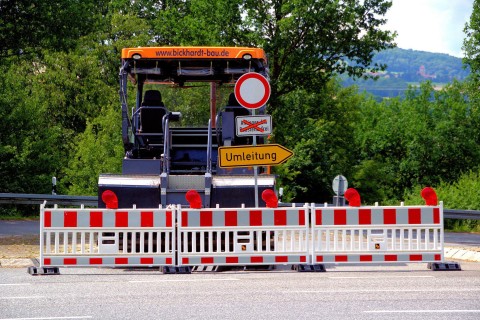 Kanal- u. Straßenbauarbeiten an der Brackweder- und Senner Straße dauern an