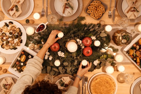 Festliches Beisammensein: Ein Familienfestmahl in der Adventszeit